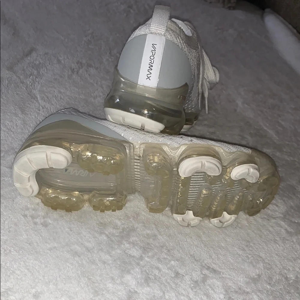 Gently Loved Women's Vapormax White Sneakers by Nike